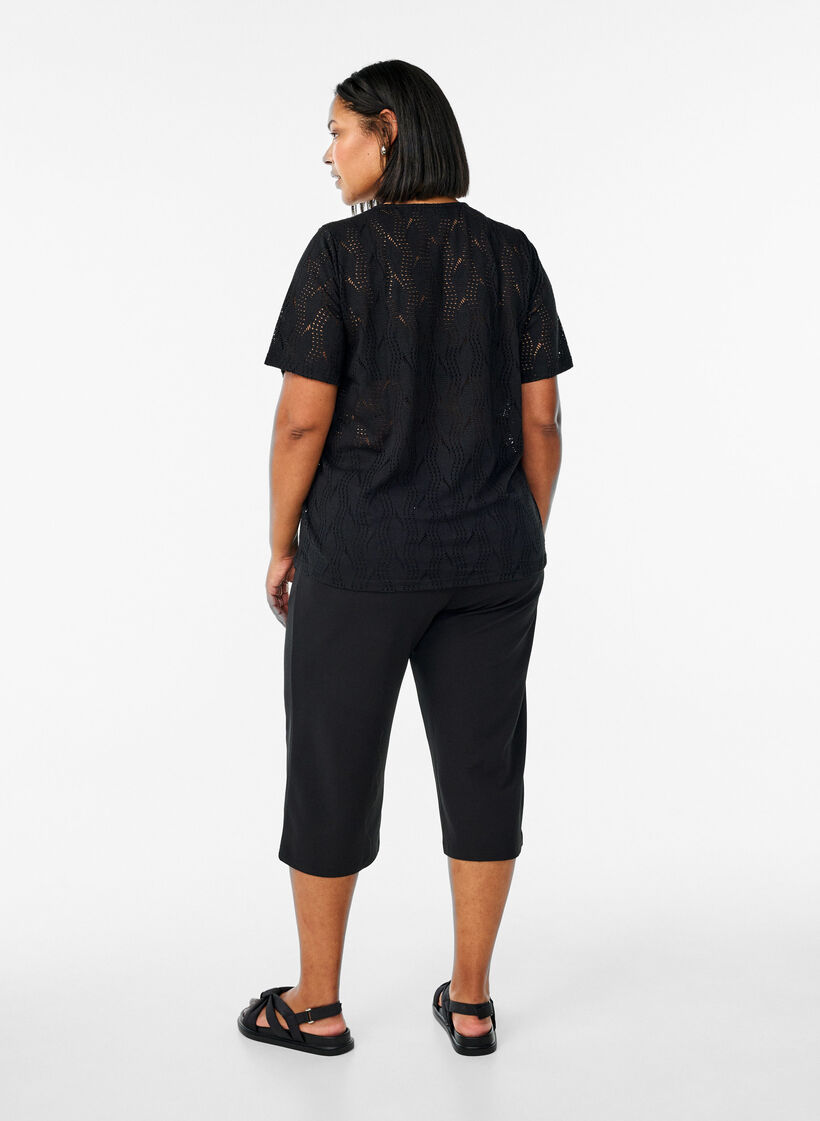 Spodnie 3/4 o luznym kroju z wysokim stanem, Czarne, Model image number 2