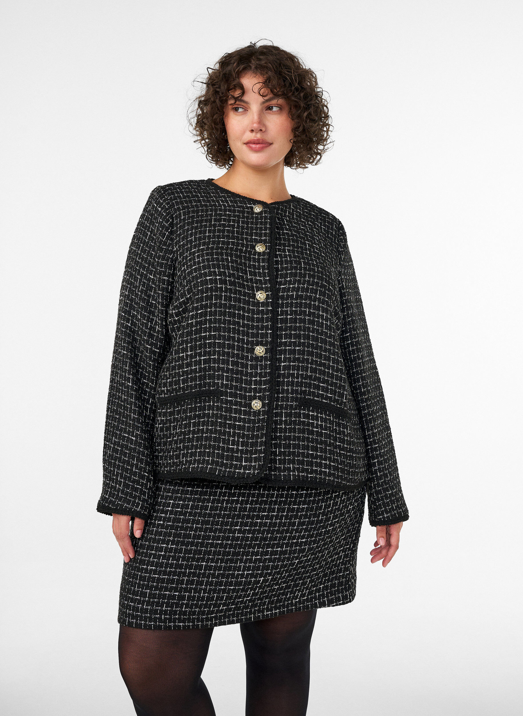 ZizziKr&oacute;tka sp&oacute;dnica z tkaniny boucl&eacute;, Czarne, Model image number 0