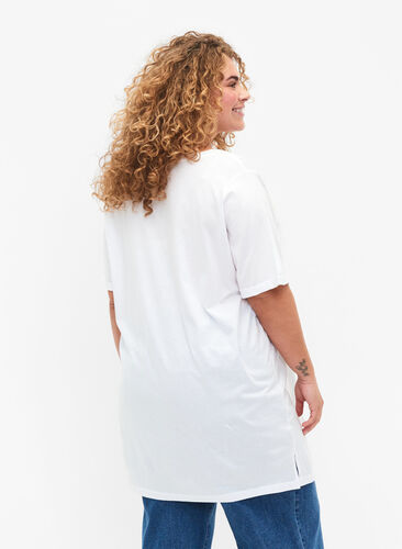 Jednokolorowa koszulka typu oversize z dekoltem w szpic, Bright White, Model image number 1