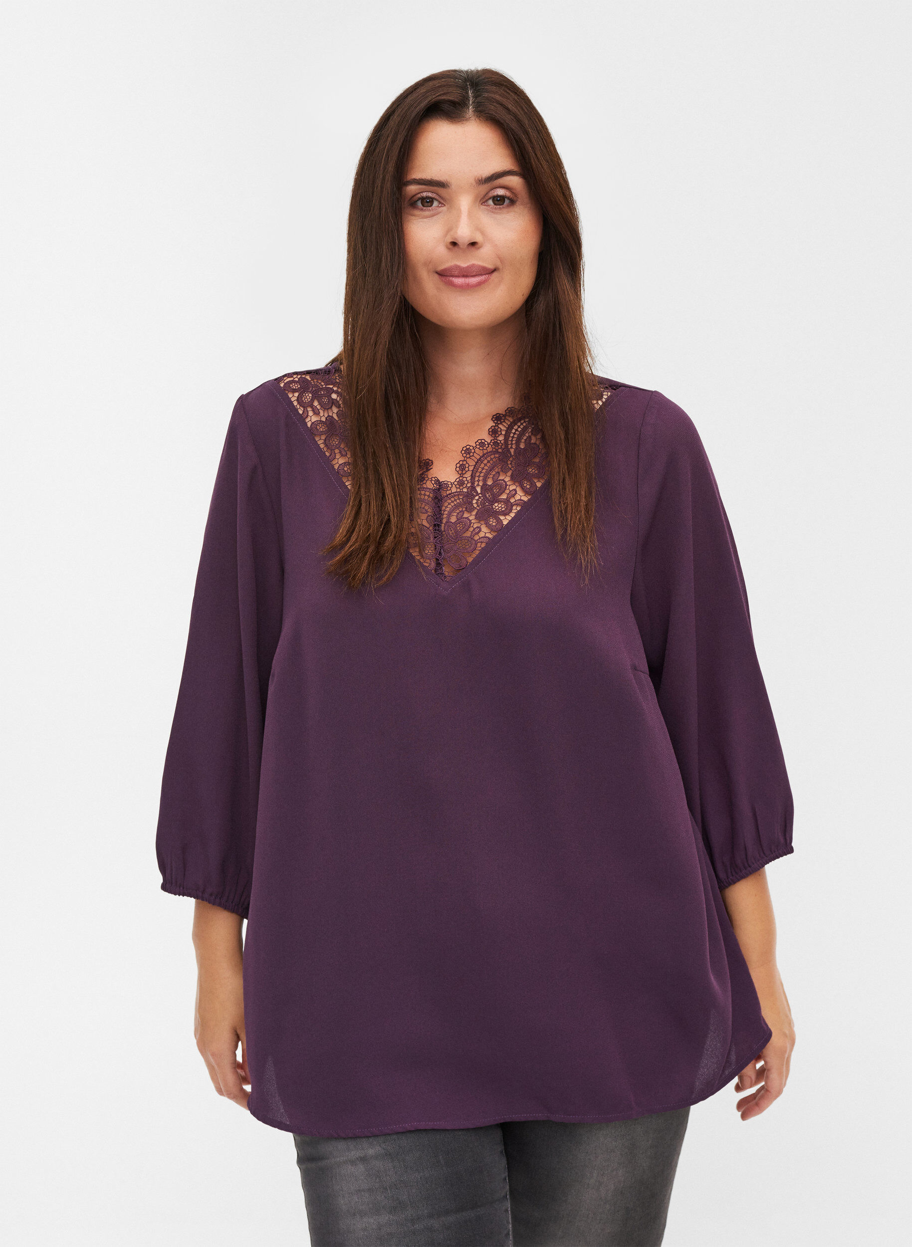 Zizzi Solid-coloured 3/4 sleeve blouse with lace, Plum Perfect, Model image number 0
