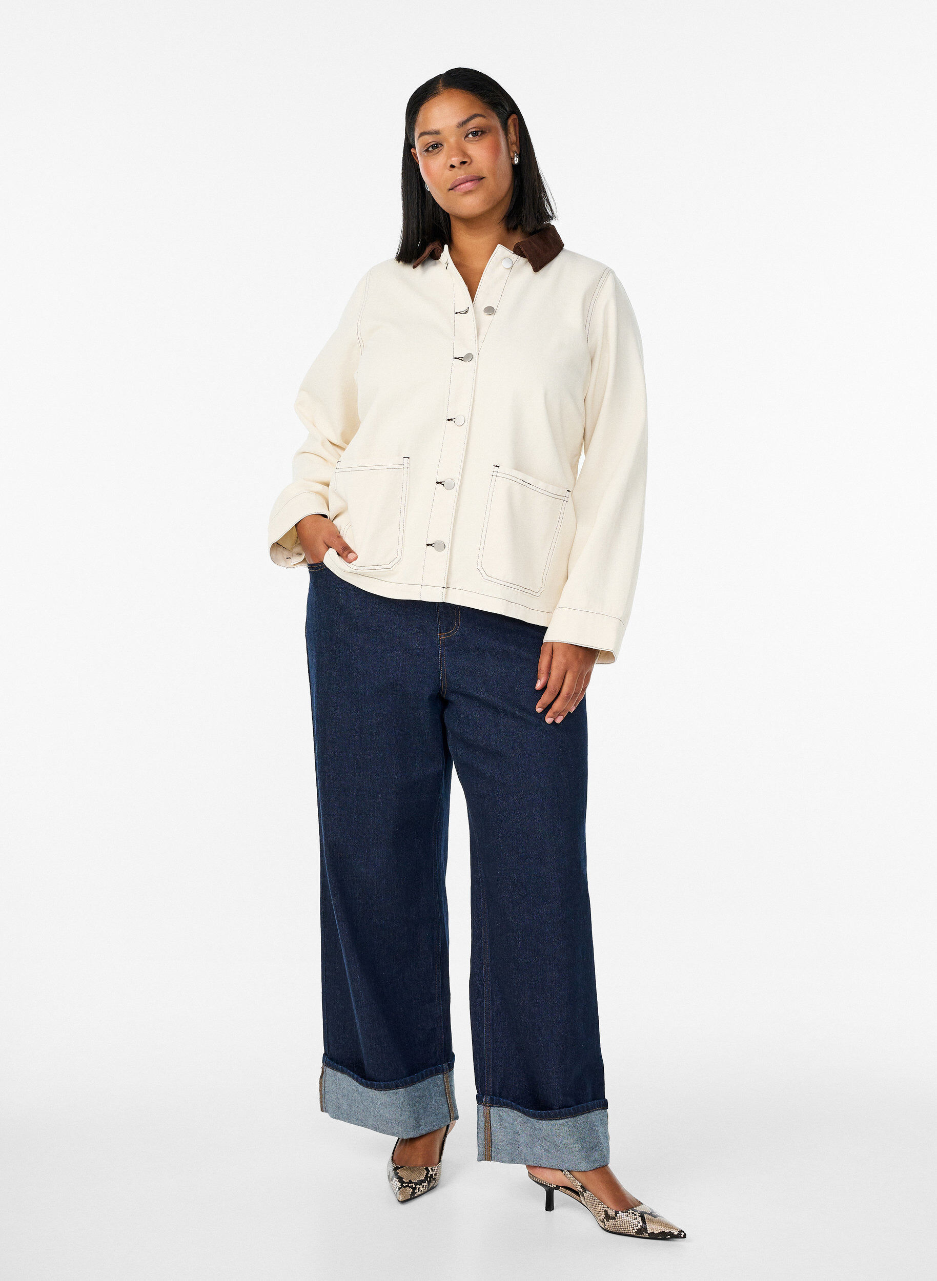 Zizzi Kolorowa kurtka jeansowa z kolnierzem w kontrastowym kolorze, Biały, Model image number 1