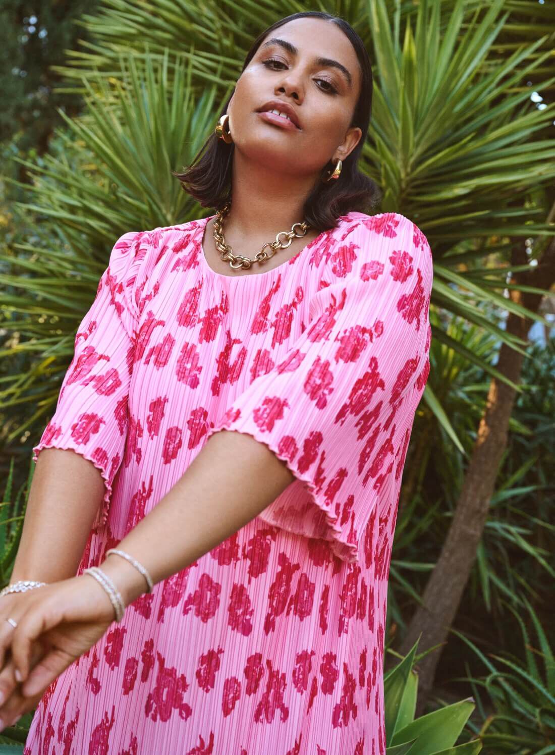 Zizzi R&oacute;żowa sukienka z nadrukiem, , Model