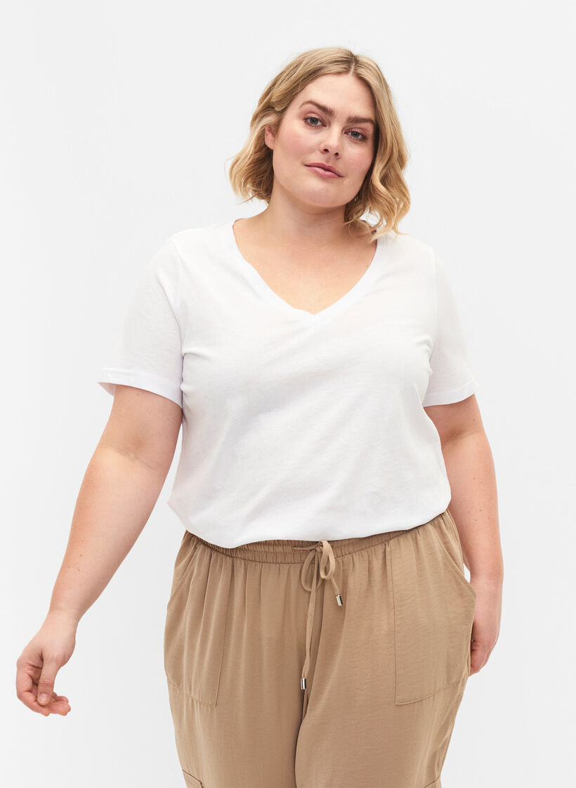 2-pack koszulka z dekoltem w szpic, Bright White / Black, Model image number 0