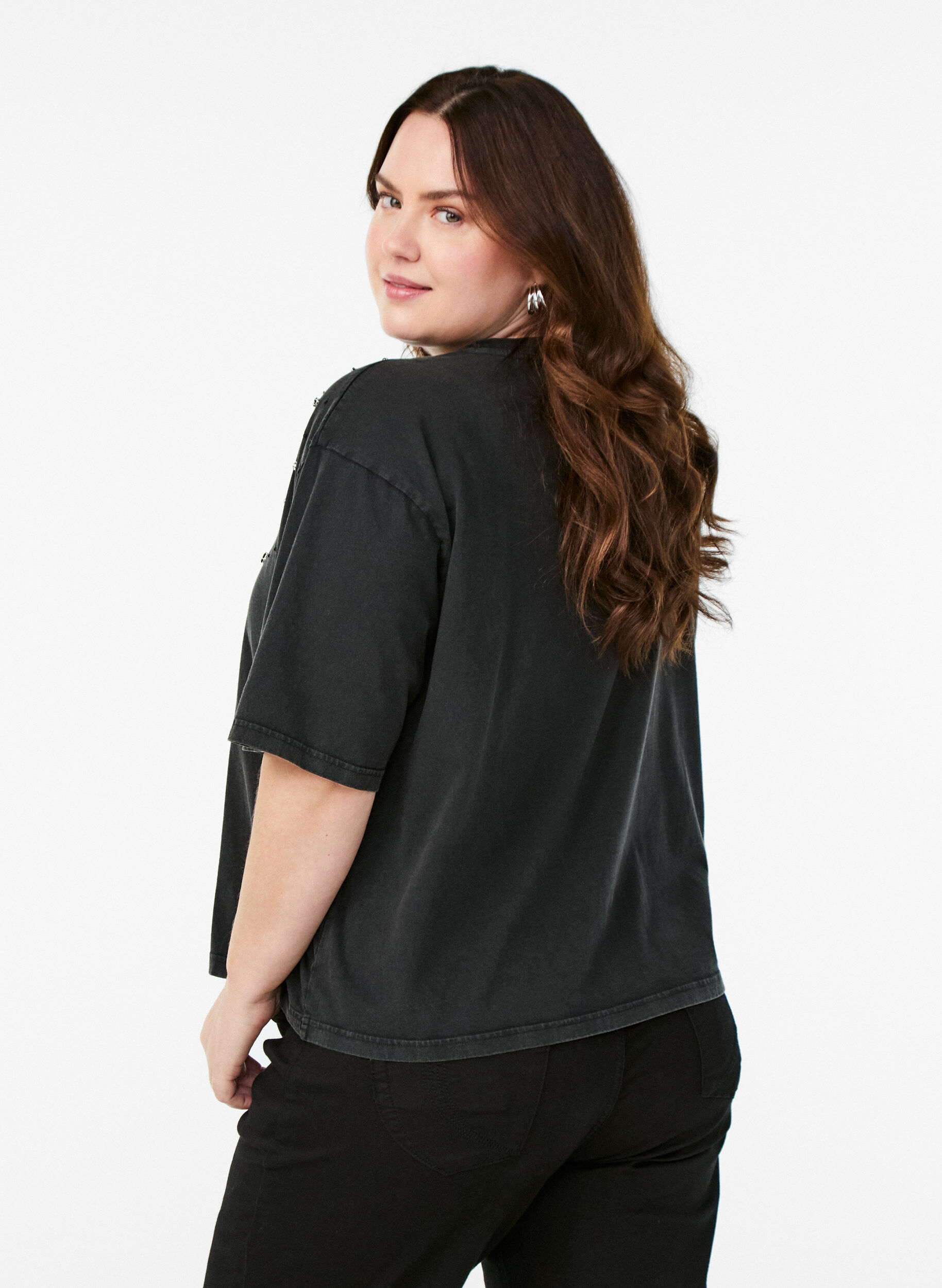 Zizzi Koszulka w stylu boxy z perlami i krysztalkami, Ciemnoszary, Model image number 2