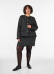 Kr&oacute;tka sp&oacute;dnica z tkaniny boucl&eacute;, Czarne, Model image number 1