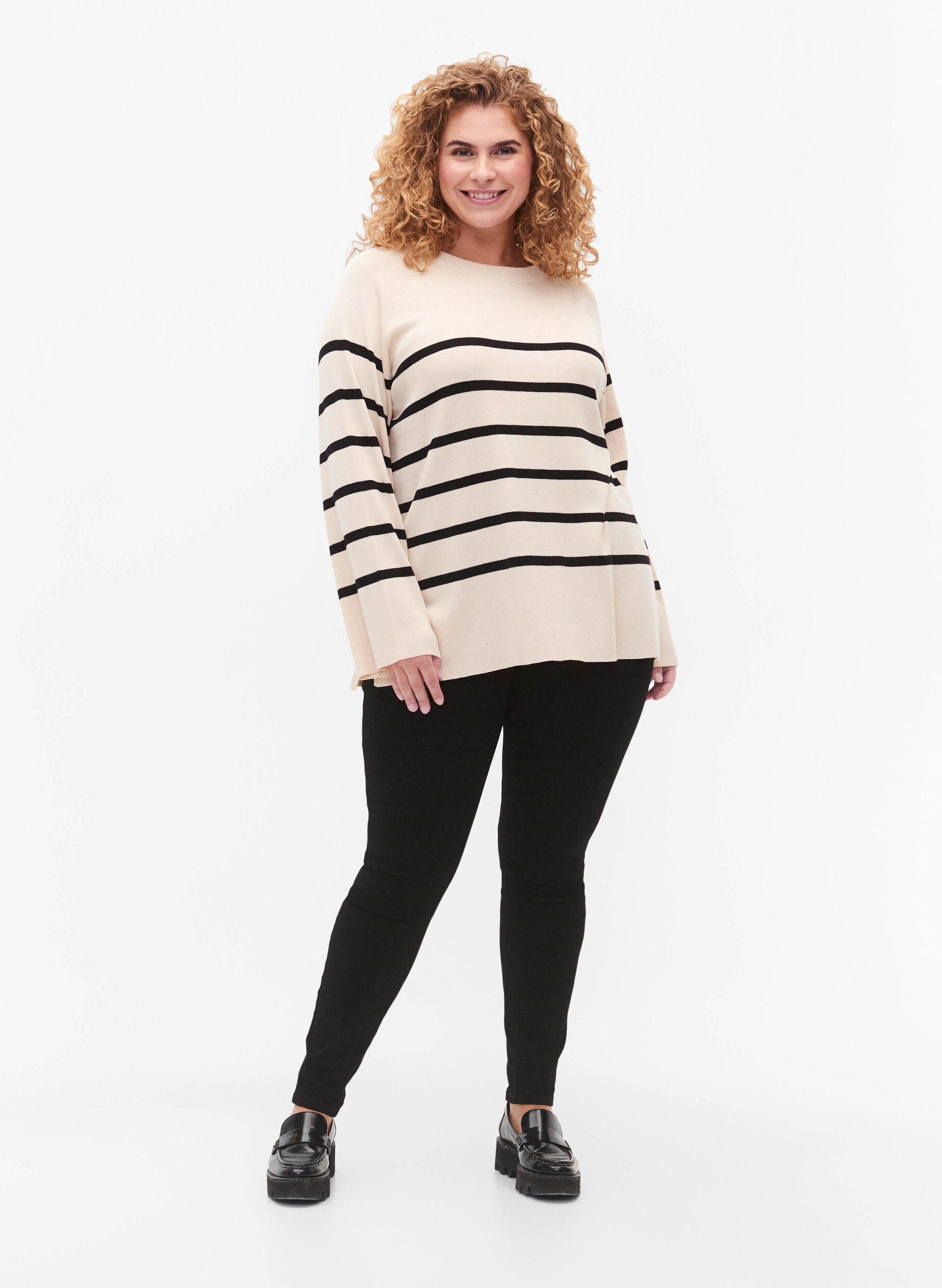 Zizzi Wiskozowy sweter w paski, Sandshell/Black S., Model image number 2