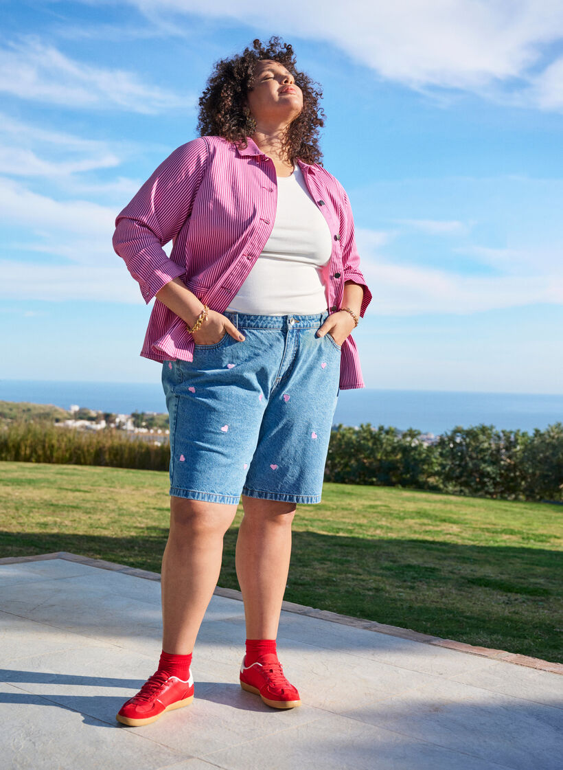  Szorty jeansowe z wysokim stanem i haftowanymi sercami, Niebieskie, Image image number 0