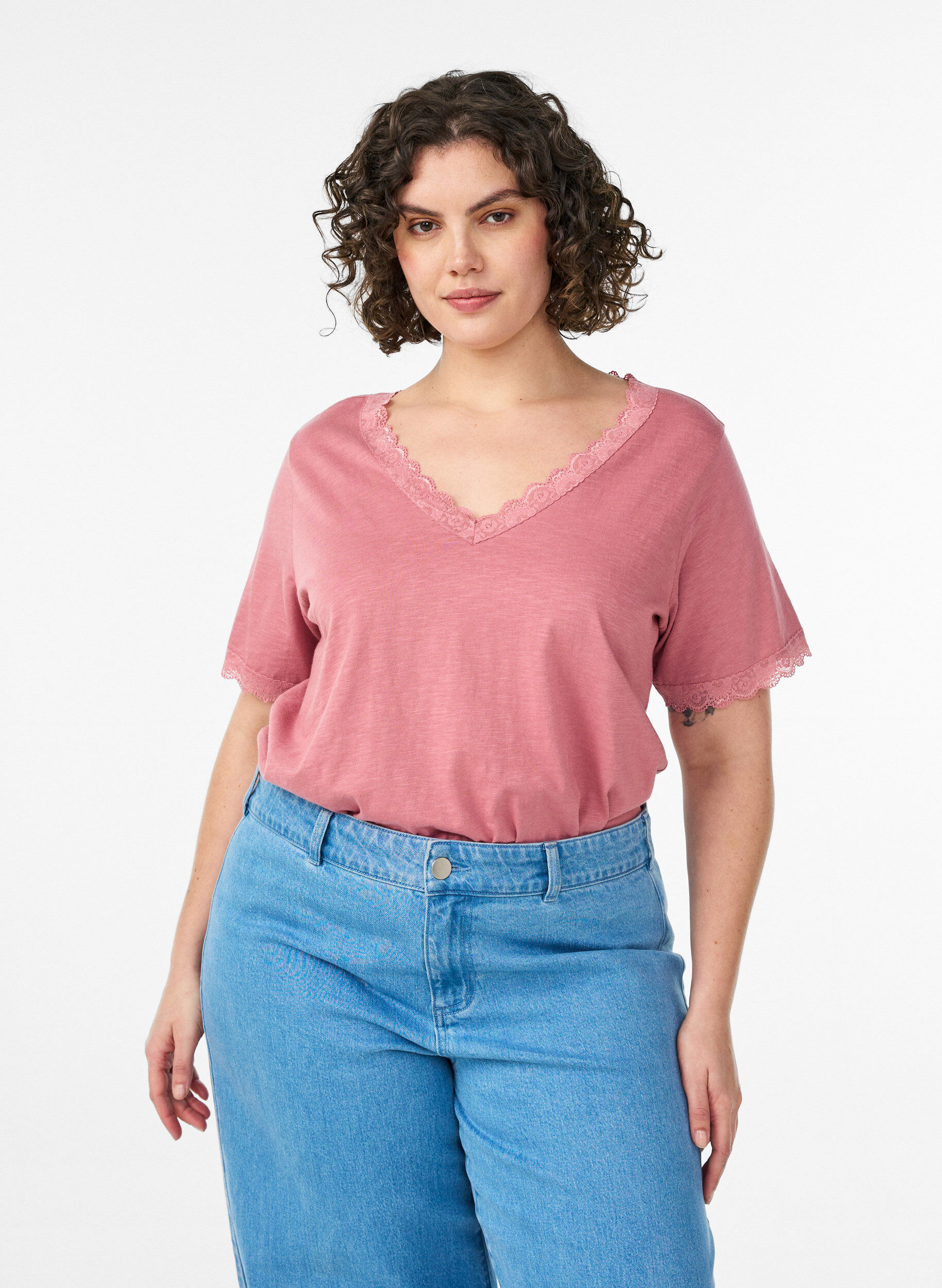 Koszulka z koronkowym wykonczeniem, R&oacute;żowy, Model