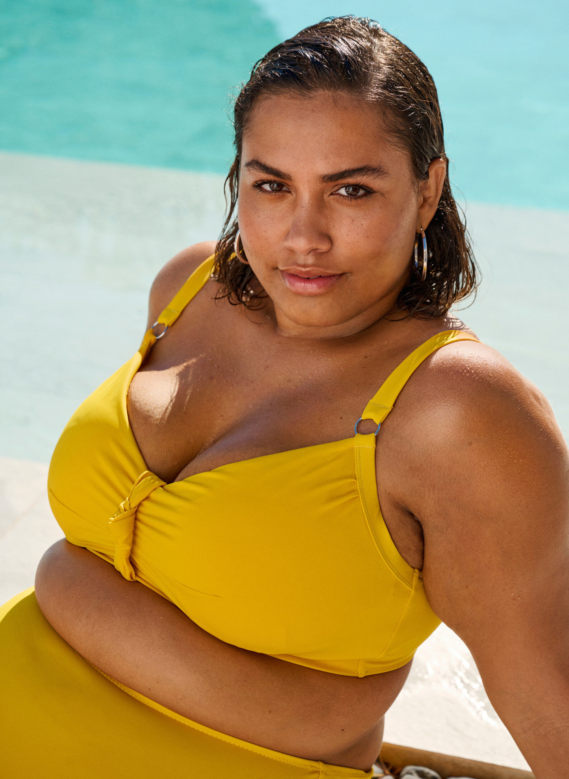 Zizzi G&oacute;ra od bikini z fiszbinami i detalem w postaci wezla, Ż&oacute;łty, Image image number 0