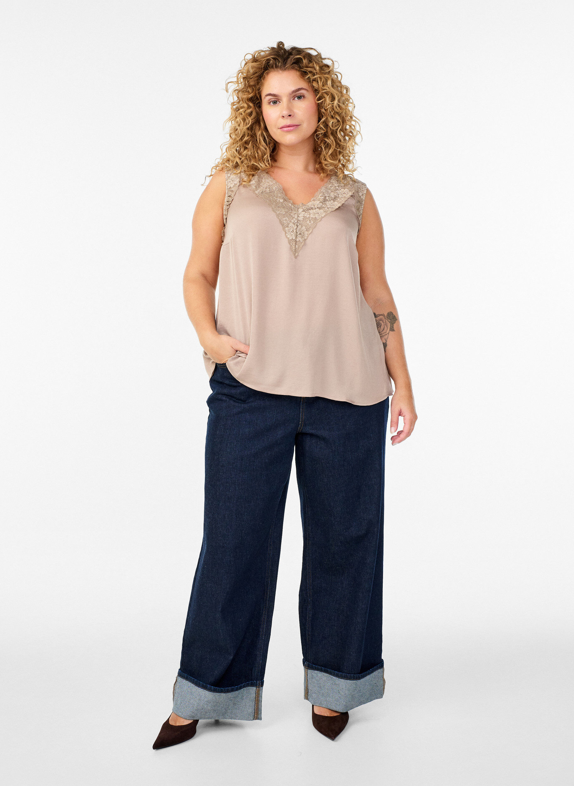 Zizzi Top bez rekaw&oacute;w z koronka, Beżowy, Model image number 1