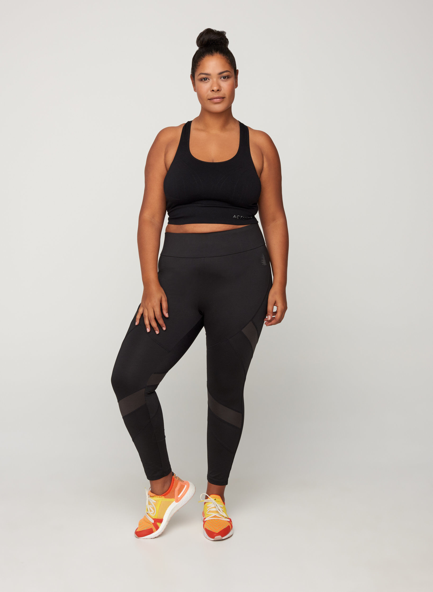 Zizzi Cropped sports leggings with mesh, Black, Model image number 2