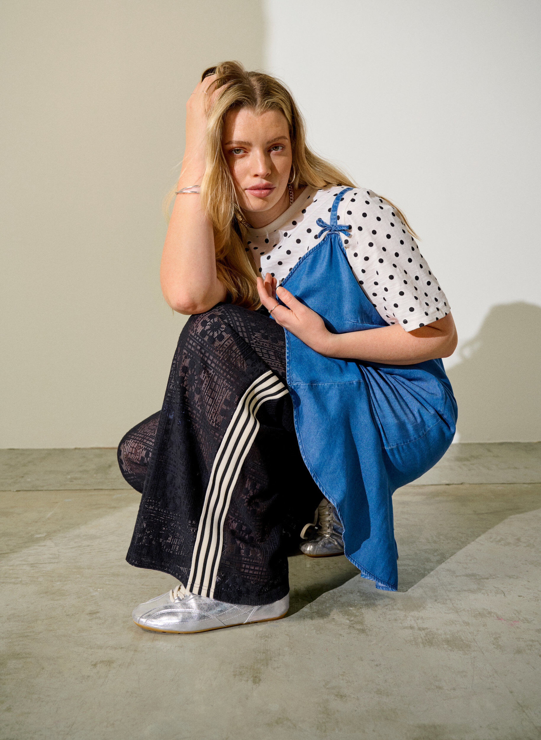 Zizzi Spodnie koronki z szerokimi nogawkami i kontrastowymi paskami, Czarne, Image image number 0