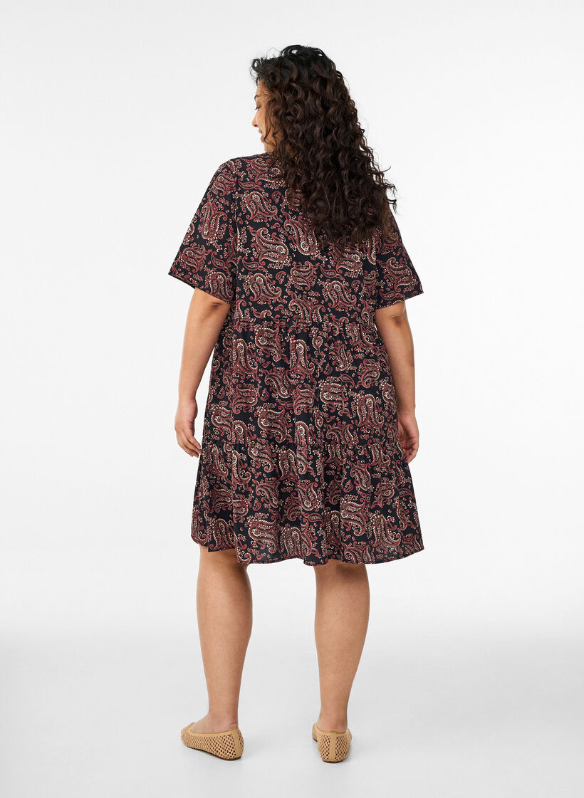 Rozszerzana, odcinana sukienka z&nbsp;kr&oacute;tkim rekawem, Czarne, Model image number 2