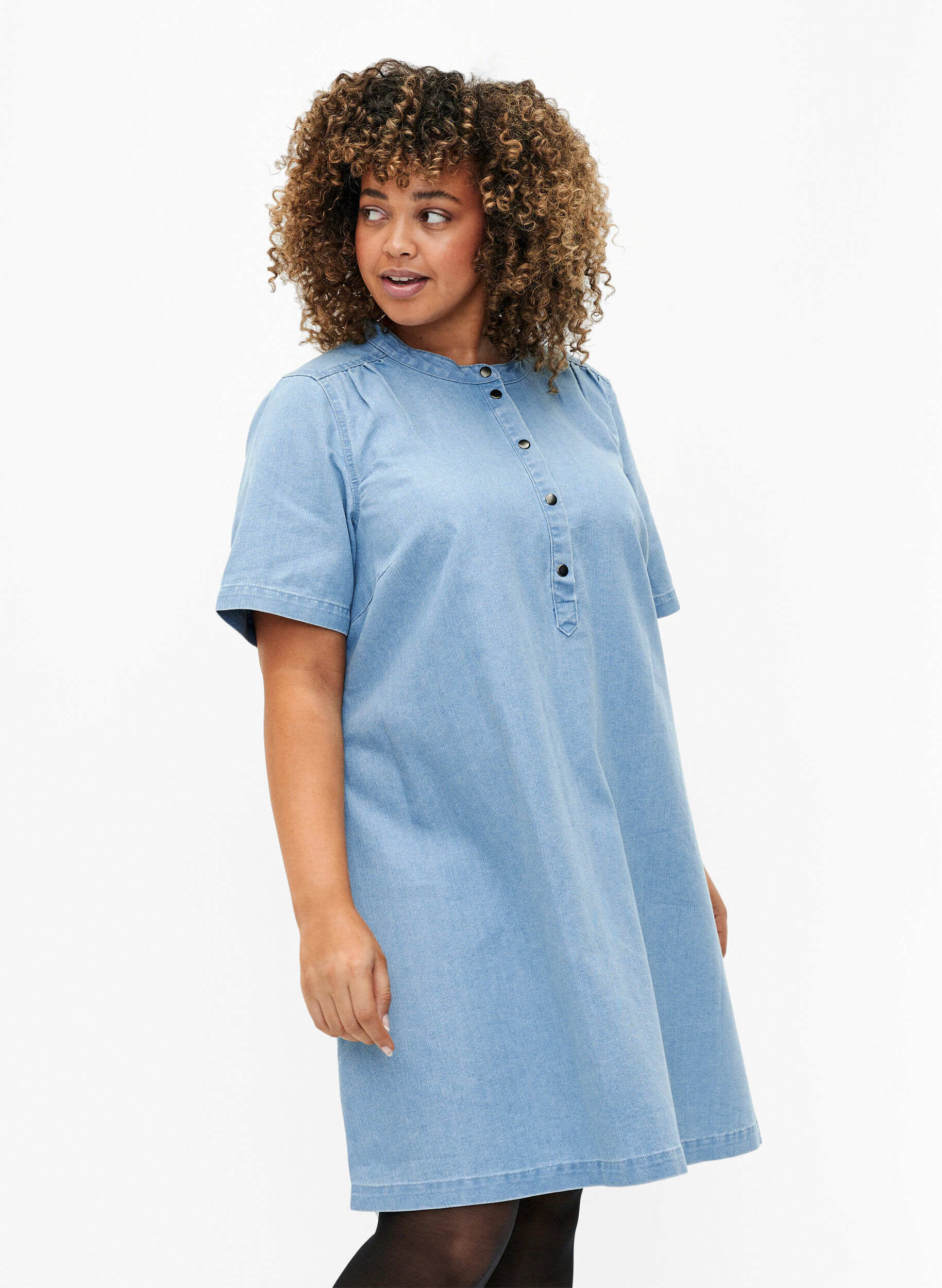 ZizziTrapezowa sukienka dzinsowa z kr&oacute;tkimi rekawami, Light blue denim, Model image number 0