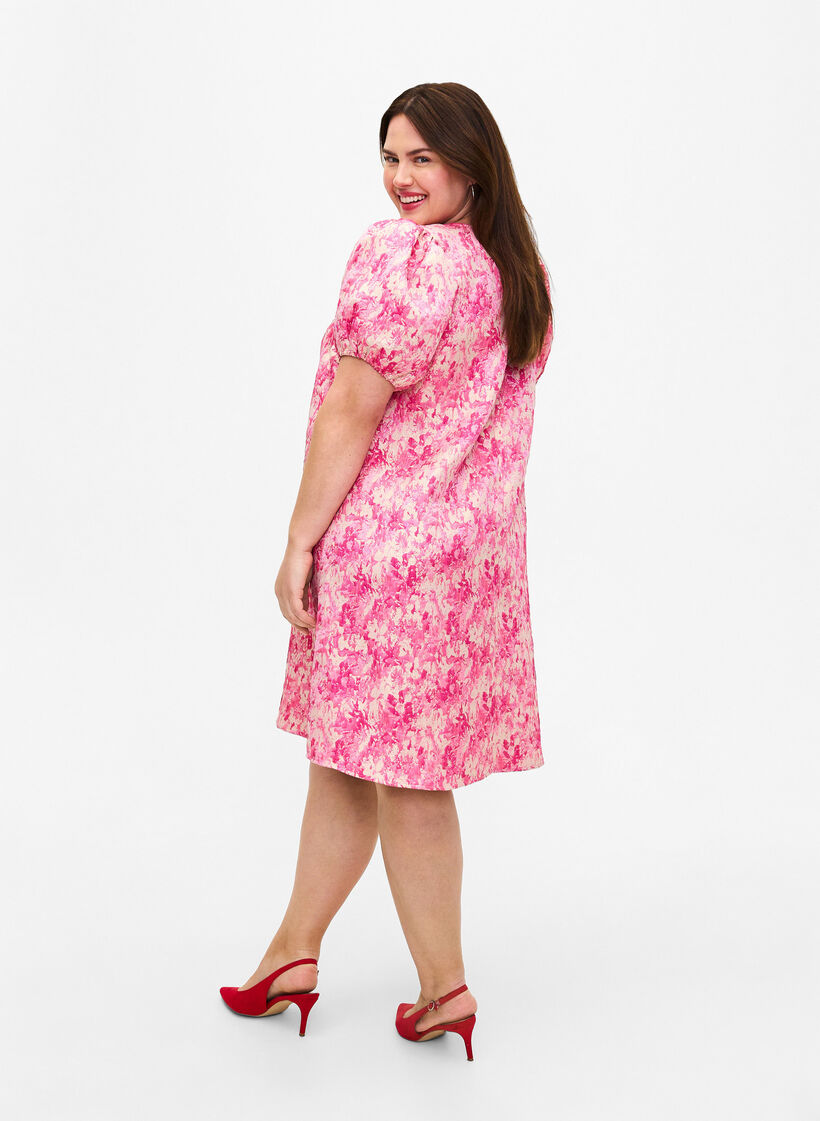 Sukienka z krótkimi bufiastymi rekawami, Chateau Rose AOP, Model image number 1