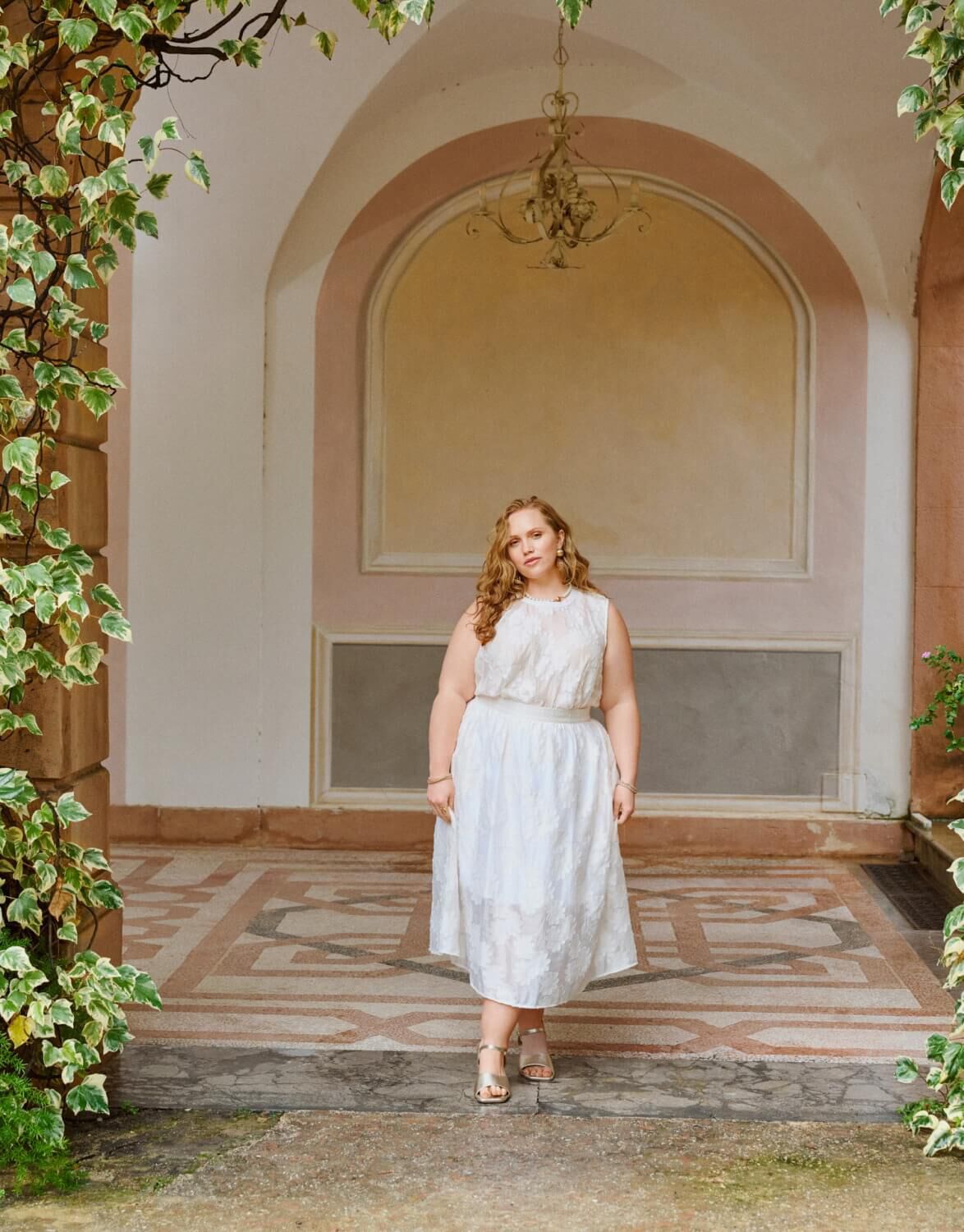 Białe topy imprezowe